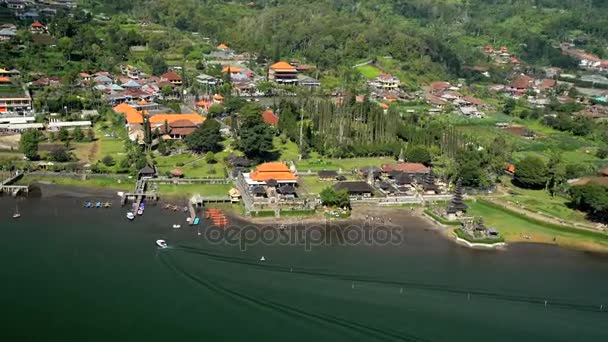 Ulun Dano Bratan Tempel – stockvideo