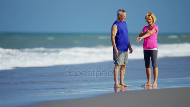 Pareja disfrutando de actividad fitness — Vídeos de Stock