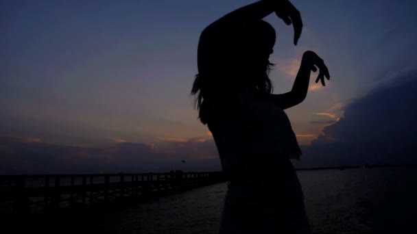 Female dancing on the beach — Stock Video