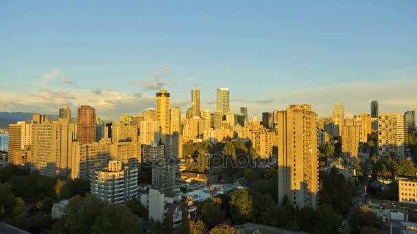 Edificios y rascacielos en Vancouver — Vídeo de stock