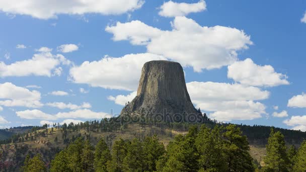 Zonsopgang van Devils Tower — Stockvideo