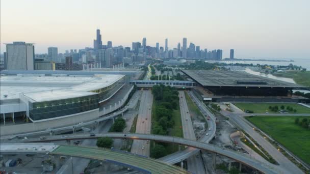 Budynków drapacz chmur w mieście Chicago — Wideo stockowe