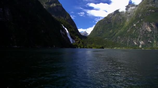 Waterfall  in valley of Milford Sound — Stock Video