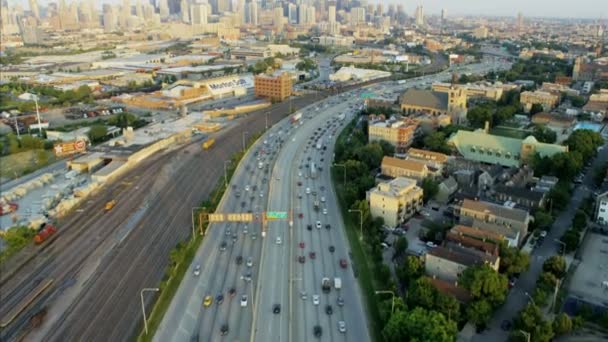 Chicago ity en Freeway verkeer — Stockvideo