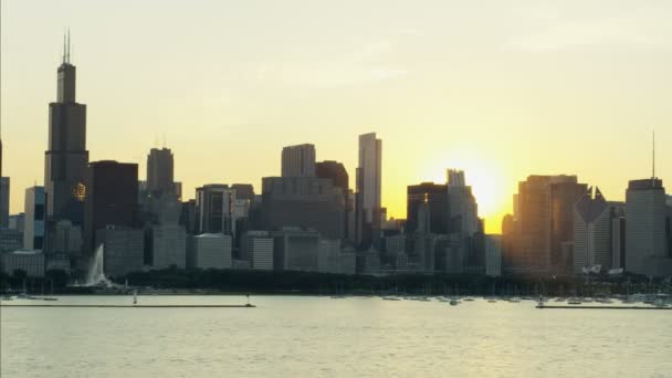 Lago Michigan e Willis Tower — Vídeo de Stock