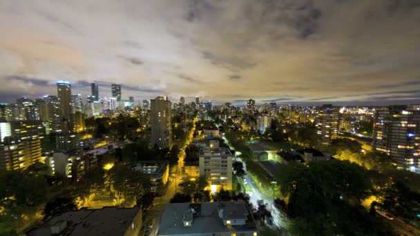 Edificios iluminados en Vancouver — Vídeos de Stock