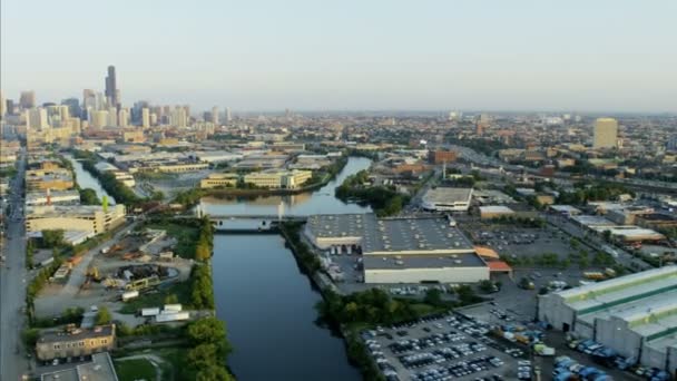 Река Чикаго с пригородами — стоковое видео