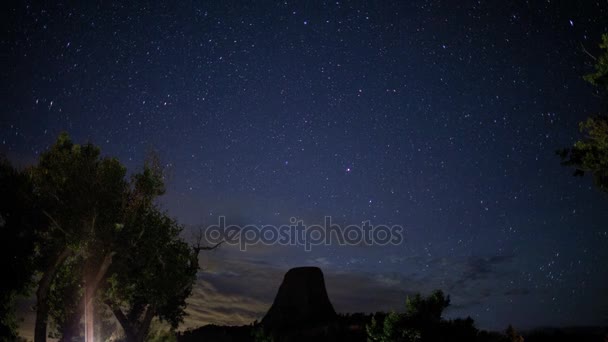 Soluppgång i Devils Tower — Stockvideo