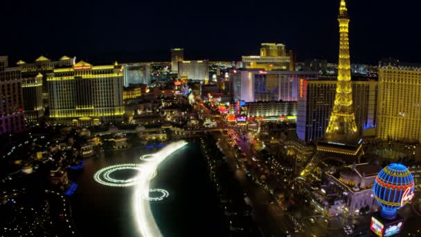 Illuminated Bellagio fountains Las Vegas — Stock Video