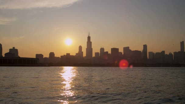 Günbatımı Lake Michigan Chicago üzerinde — Stok video