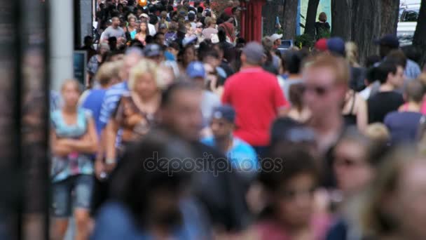 People walking on busy streets — Stock Video