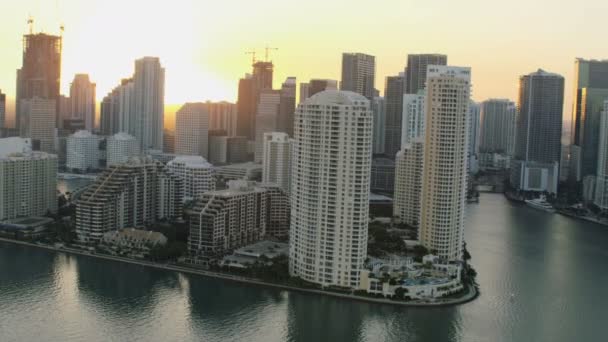 Solnedgång i Brickell Key Downtown, Miami — Stockvideo