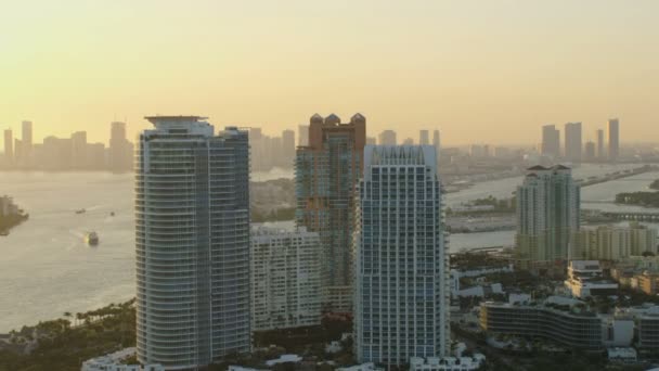 Puesta de sol de la playa de South Pointe — Vídeo de stock