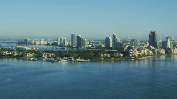 Soluppgång bild av Fisher Island, Miami — Stockvideo