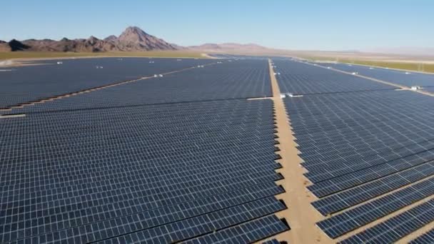 太陽光発電の太陽電池ユニット — ストック動画