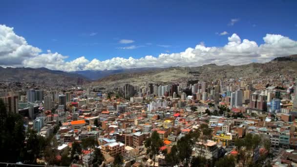 Vue du paysage urbain des banlieues de La Paz — Video