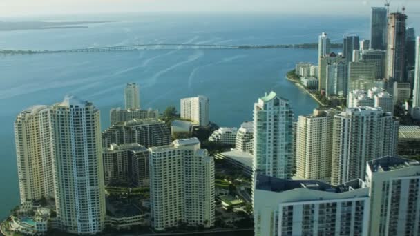 Ανατολή ηλίου από το κέντρο της πόλης Brickell Key — Αρχείο Βίντεο