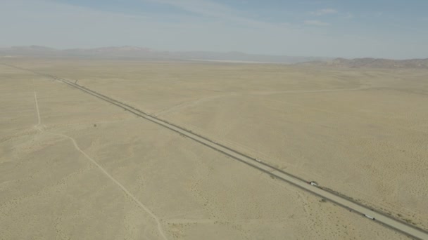 Autopista US15 en el desierto de Mojave — Vídeos de Stock