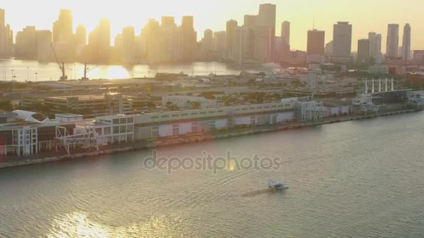 Seaplane taking off by Biscayne Bay — Stock Video