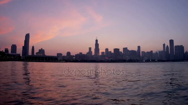 Lake Michigan en wolkenkrabbers — Stockvideo