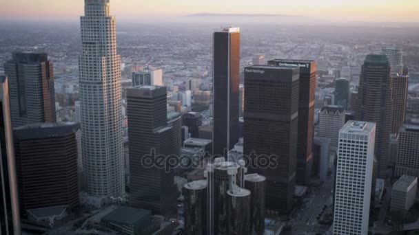 Rascacielos de oficinas de la ciudad Los Ángeles — Vídeo de stock