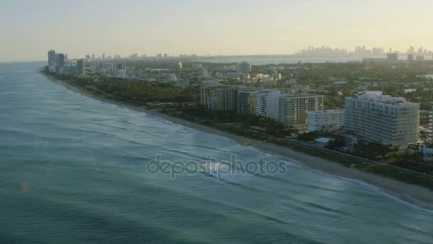 Atardecer vista del paisaje urbano de Miami — Vídeo de stock