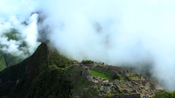 Ruinas de la ciudad inca de Machu Picchu — Vídeo de stock