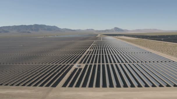 Energia de produção solar fotovoltaica — Vídeo de Stock