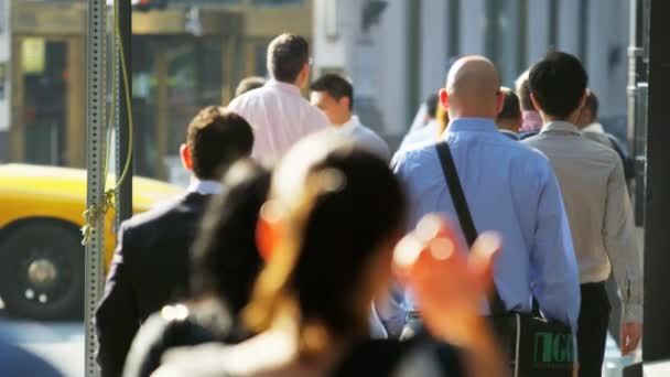 Calles llenas de peatones — Vídeos de Stock