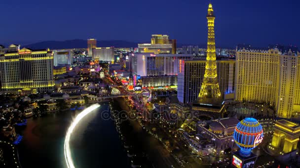 Illuminated Bellagio fountains Las Vegas — Stock Video