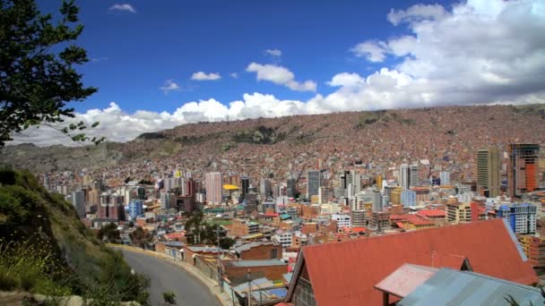 Stadsgezicht weergave van La Paz voorsteden — Stockvideo