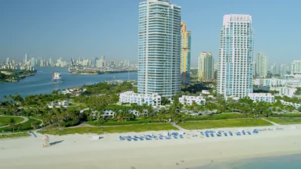 Art deco condominiums Miami — Stok video
