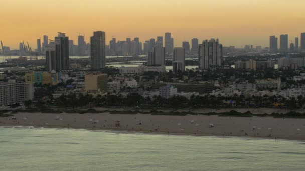 Atardecer de hoteles Art Deco, Miami — Vídeos de Stock