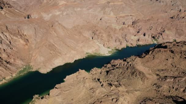 Colorado River och Mojaveöknen — Stockvideo