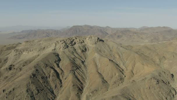 モハーベ砂漠や山々 — ストック動画