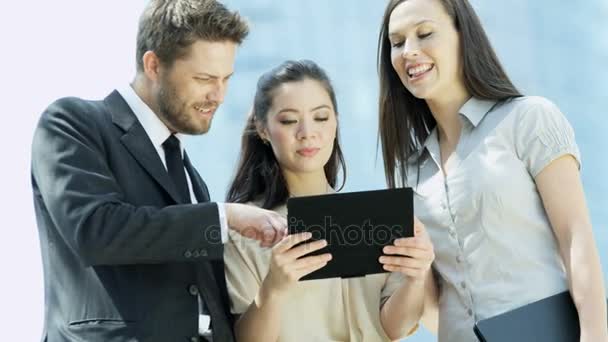 Executives using tablet — Stock Video