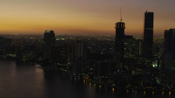 Západ slunce mrakodrap budov, Miami — Stock video