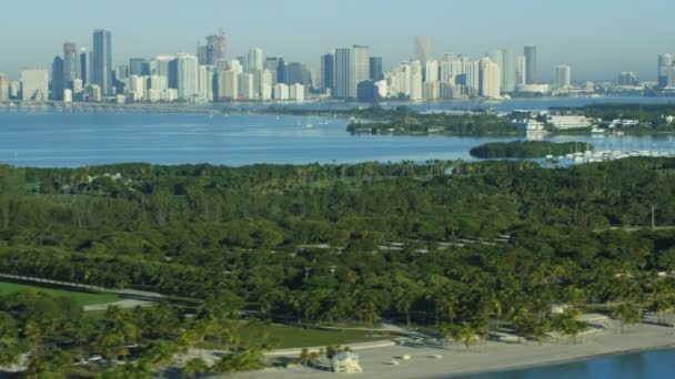 Soluppgång utsikt över Key Biscayne resort Island — Stockvideo