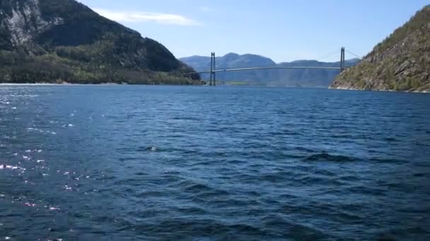 Lysefjorden vehicle Suspension Bridge — Stock Video