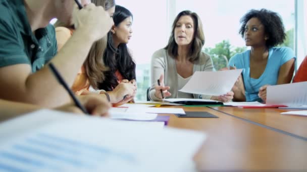 College students in classroom — Stock Video