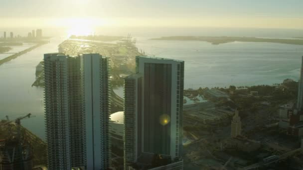 Zonsopgang uitzicht op de Bayfront Park, Miami — Stockvideo