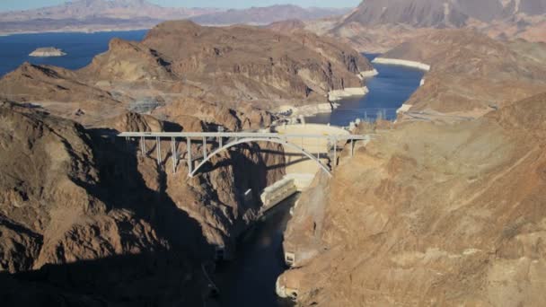 Hoover Dam produkující hydroelektrárny — Stock video