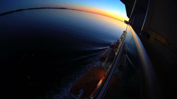 Crucero desde balcón de fiordos noruegos — Vídeos de Stock