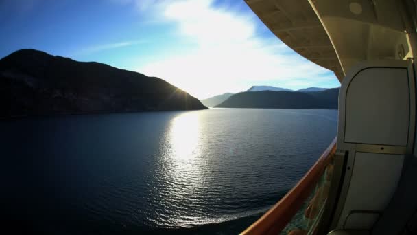 Круїзне судно з балкону Норвезькі фіорди — стокове відео