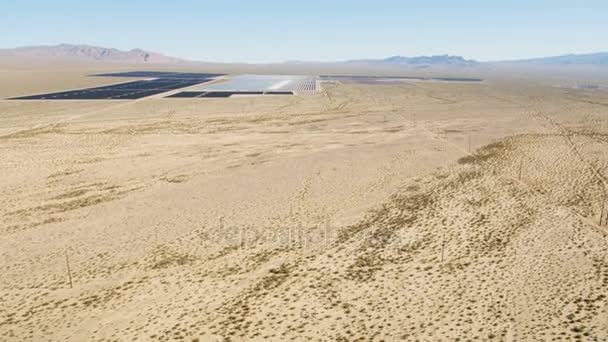 Energía solar fotovoltaica — Vídeos de Stock