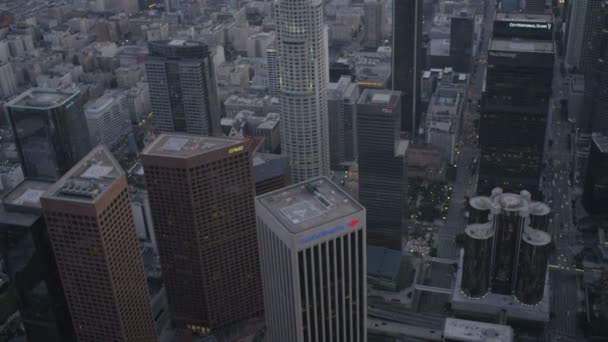 Ουρανοξύστες φωτισμένη πόλη Λος Άντζελες — Αρχείο Βίντεο