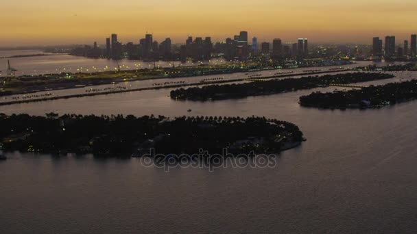 Iluminado de Miami ciudad Skyline — Vídeos de Stock