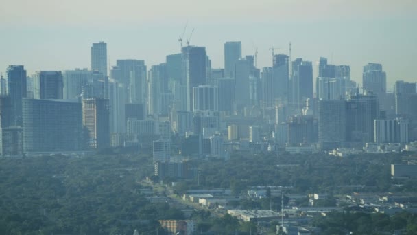 Východ slunce z centra města mrakodrapů, Miami — Stock video