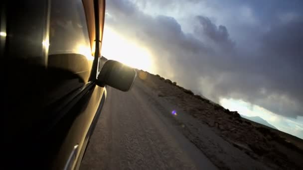 Road Trip over de Altiplano Salar de Uyuni — Stockvideo