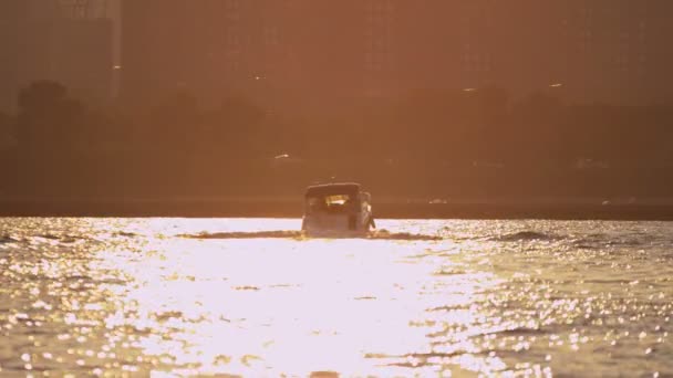 미시간 호수에 오두막 함 — 비디오